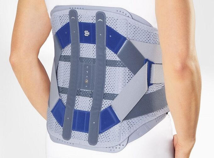 Corset bat eramatea lumbar osteokondrosiaren tratamendu kirurgikoaren ondoren